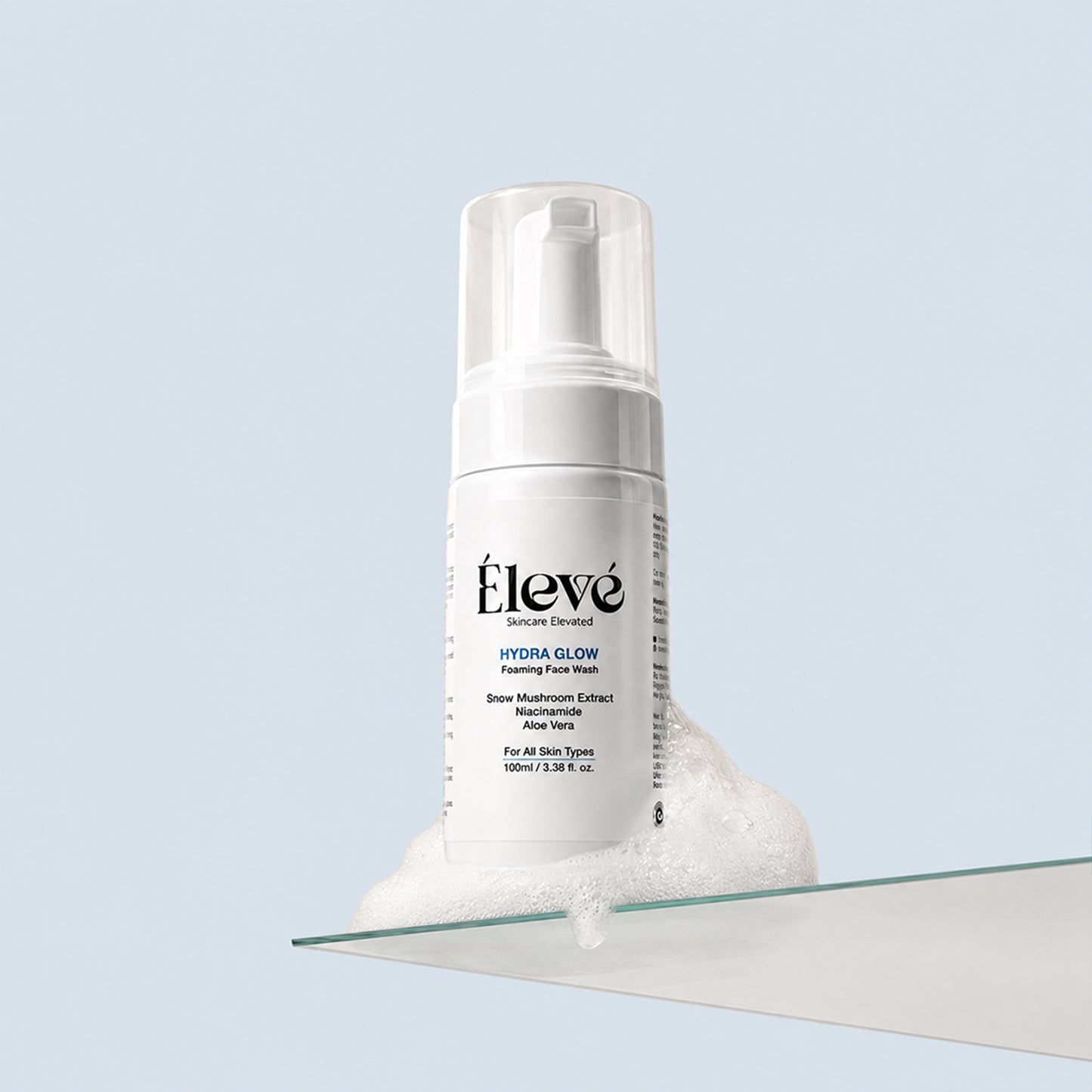 Élevé Hydra Glow Foaming Face Wash with Niacinamide and Snow Mushroom Extract